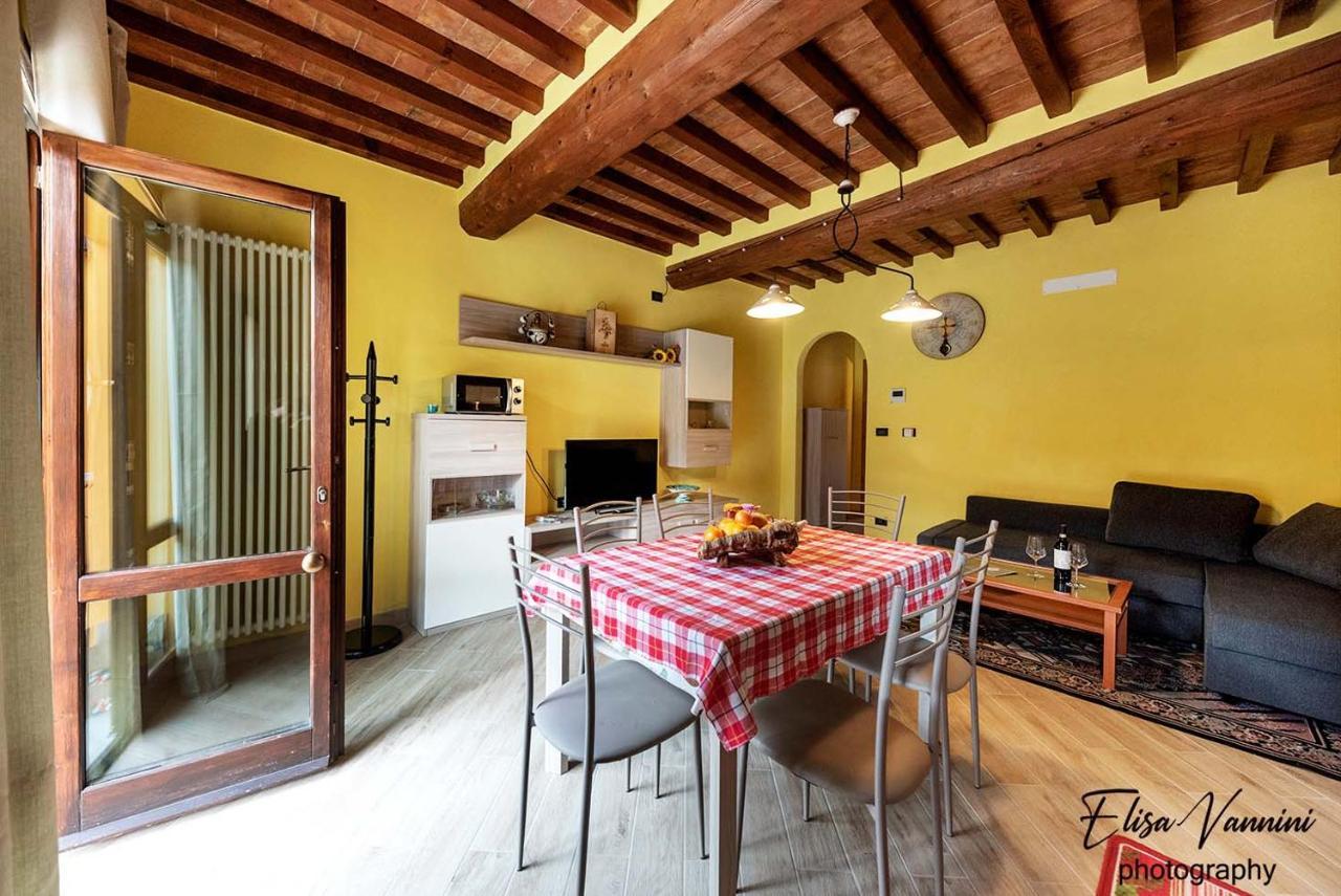 Appartamento Sole-Luna Colleoli Exterior foto
